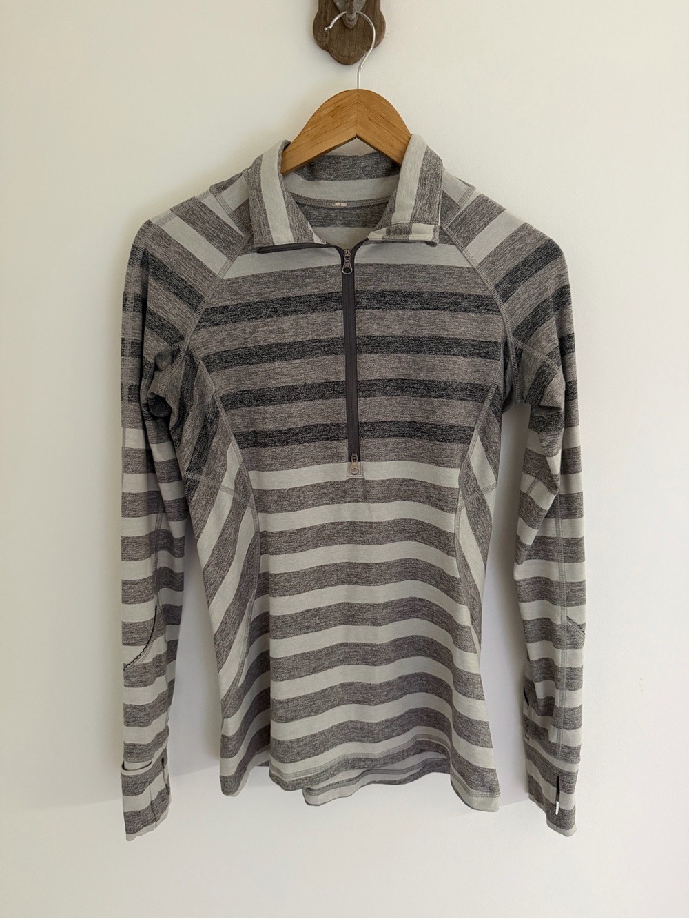 Lululemon Race Your Pace 1/2 Zip Size 6 Marshmallow Stripe Rulu